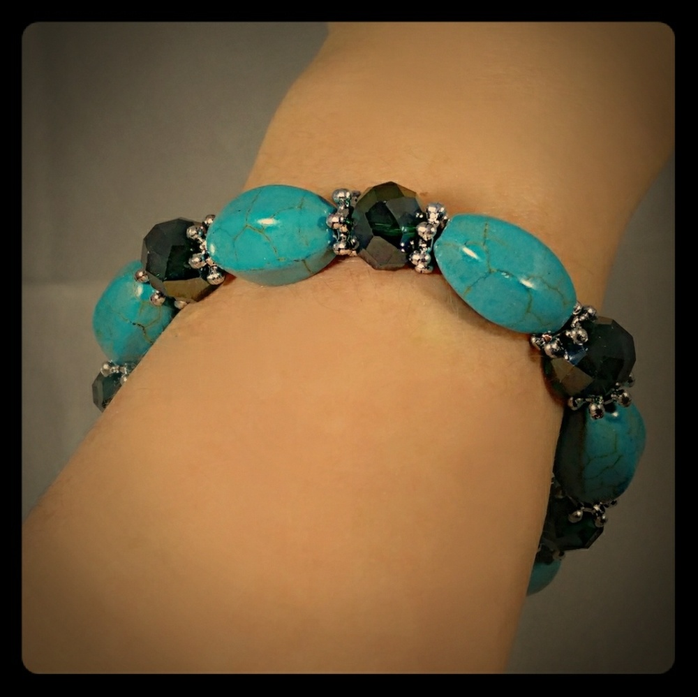 Blue Turquoise Beaded Bracelet with Crystals